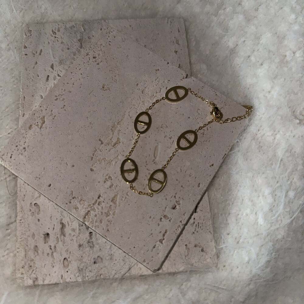 Chloe bracelet 18k gold plated stainless steel